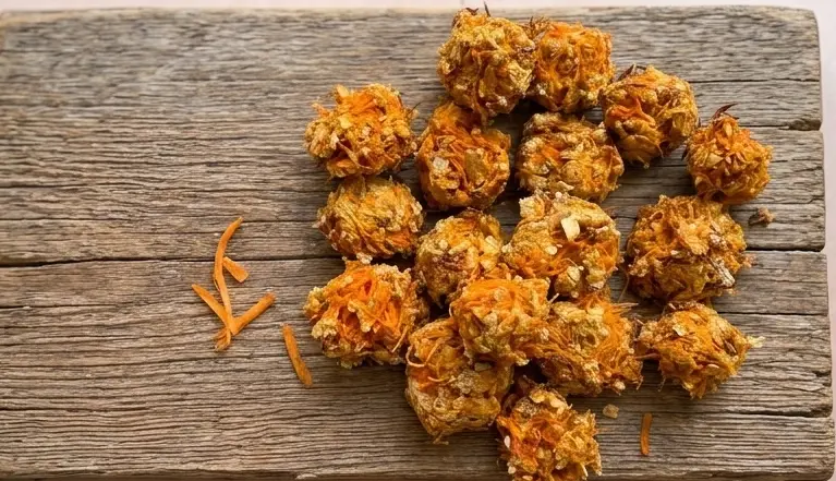 Hondenkoekjes maken met wortel 